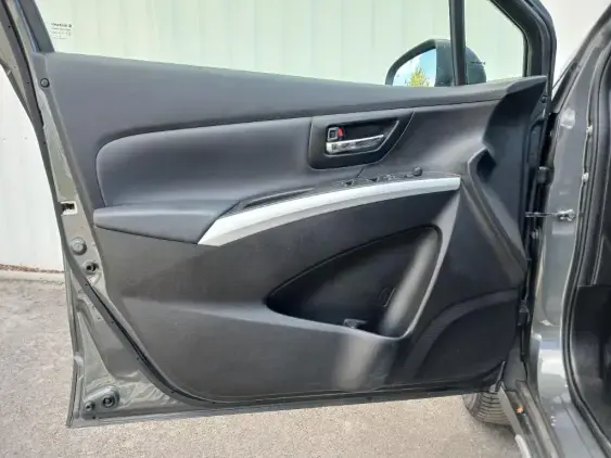 SUZUKI S-CROSS - voiture d'occasion - Photo 16