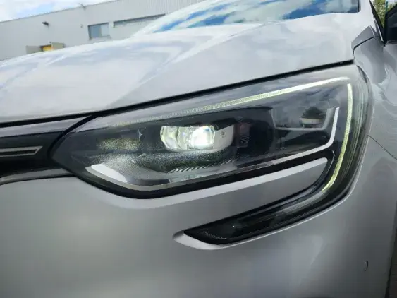 RENAULT MEGANE IV - voiture d'occasion - Photo 17