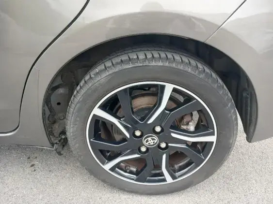 TOYOTA YARIS III - voiture d'occasion - Photo 17