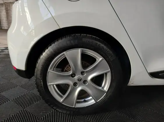 RENAULT CLIO IV - voiture d'occasion - Photo 18