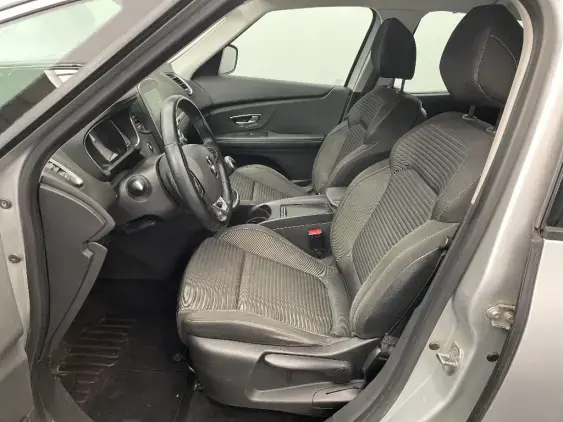 RENAULT SCENIC IV - voiture d'occasion - Photo 17