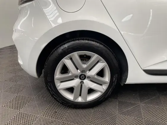 RENAULT CLIO V - voiture d'occasion - Photo 23