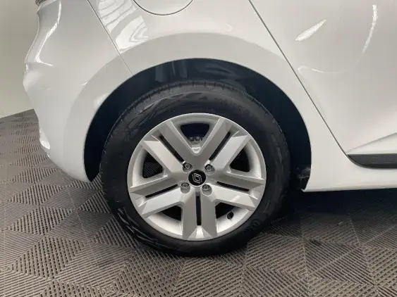 RENAULT CLIO V - voiture d'occasion - Photo 23