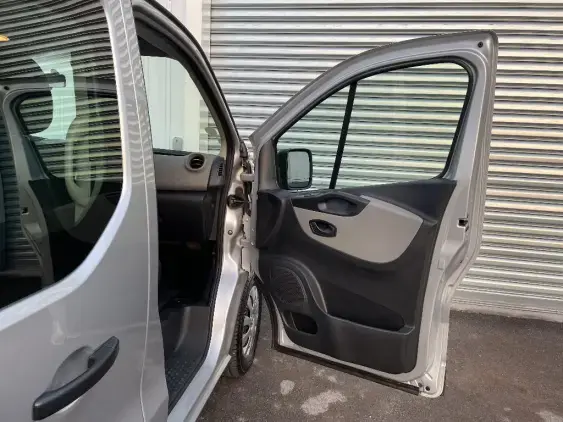 RENAULT TRAFIC III - voiture d'occasion - Photo 18