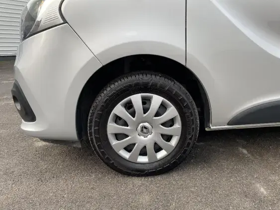 RENAULT TRAFIC III - voiture d'occasion - Photo 20