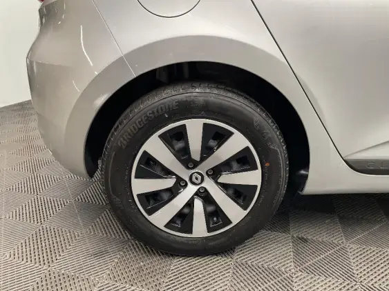 RENAULT CLIO V - voiture d'occasion - Photo 22