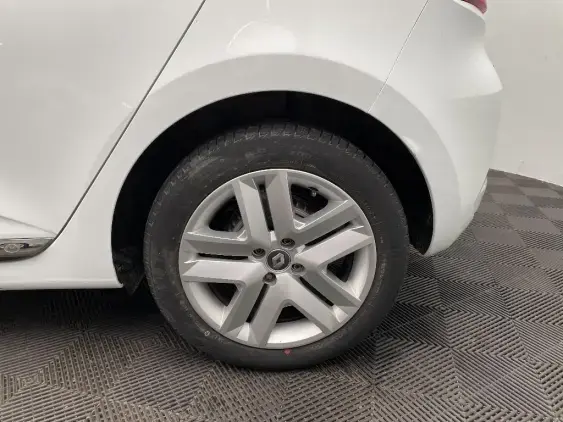 RENAULT CLIO V - voiture d'occasion - Photo 22