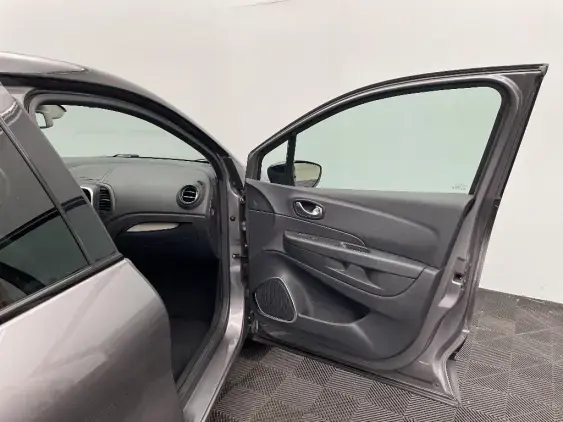 RENAULT CAPTUR - voiture d'occasion - Photo 19