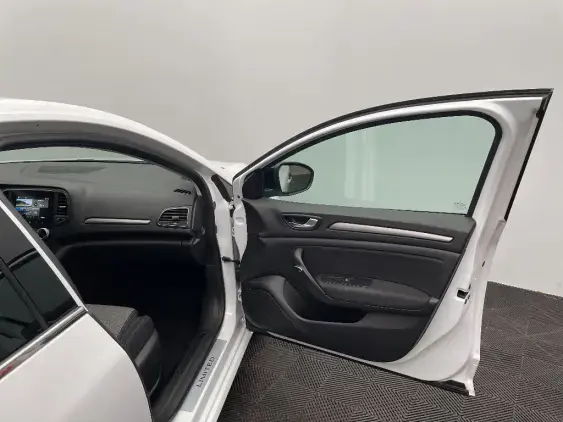 RENAULT MEGANE IV - voiture d'occasion - Photo 19