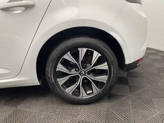 RENAULT MEGANE IV - voiture d'occasion - Photo 22