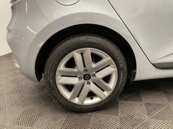 RENAULT CLIO V - voiture d'occasion - Photo 23