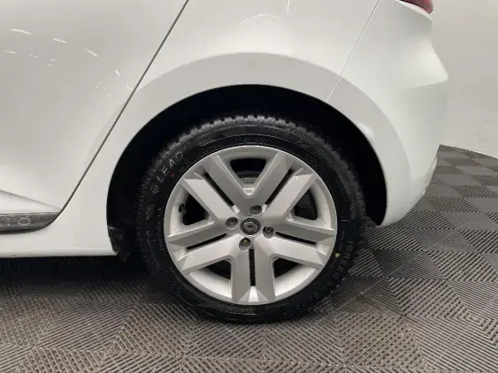 RENAULT CLIO V - voiture d'occasion - Photo 22