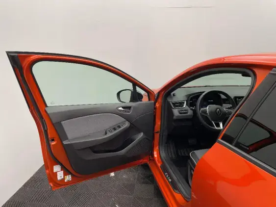 RENAULT CLIO V - voiture d'occasion - Photo 18