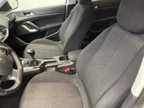 PEUGEOT 308 II - voiture d'occasion - Photo 18