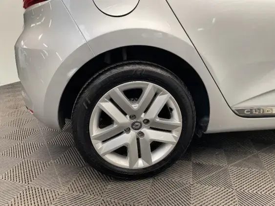 RENAULT CLIO V - voiture d'occasion - Photo 23