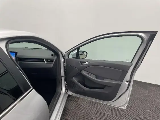 RENAULT CLIO V - voiture d'occasion - Photo 19