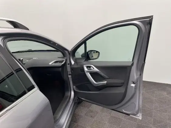 PEUGEOT 2008 - voiture d'occasion - Photo 19