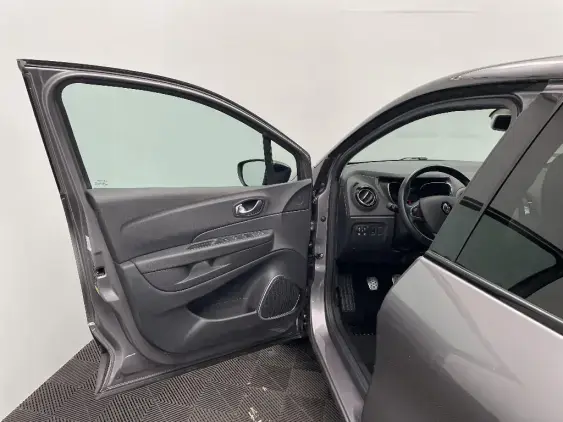 RENAULT CAPTUR - voiture d'occasion - Photo 19