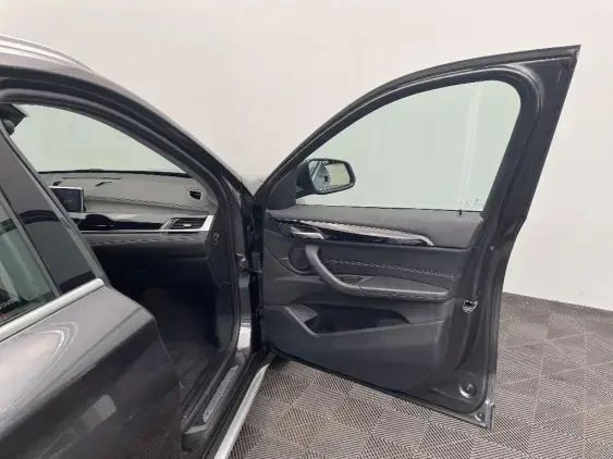 BMW X1 F48 LCI - voiture d'occasion - Photo 19