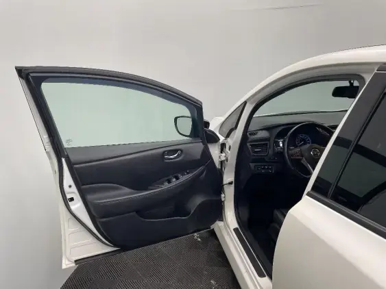 NISSAN LEAF II - voiture d'occasion - Photo 19