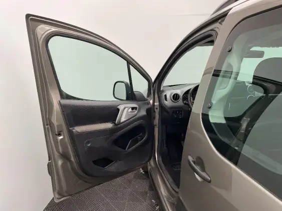 PEUGEOT PARTNER II - voiture d'occasion - Photo 18