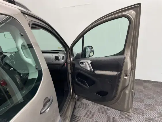 PEUGEOT PARTNER II - voiture d'occasion - Photo 19