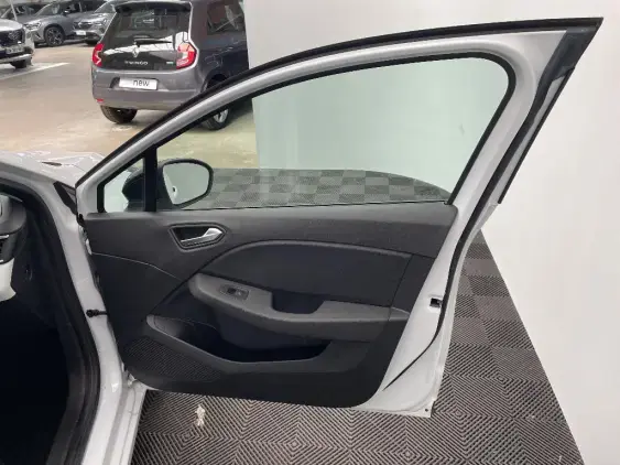 RENAULT CLIO V - voiture d'occasion - Photo 19