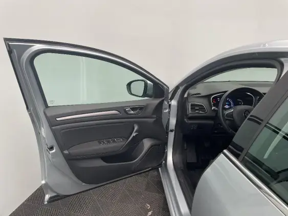 RENAULT MEGANE IV - voiture d'occasion - Photo 19
