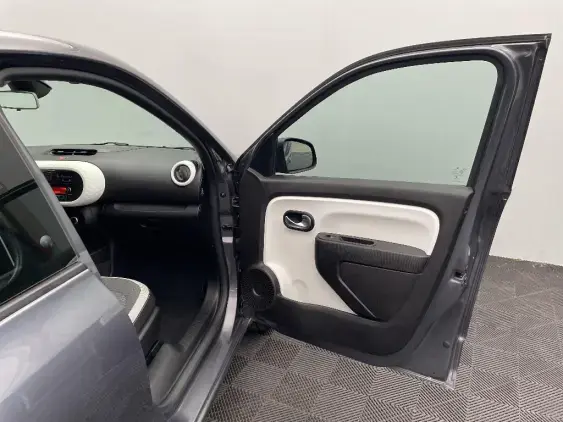 RENAULT TWINGO III - voiture d'occasion - Photo 20