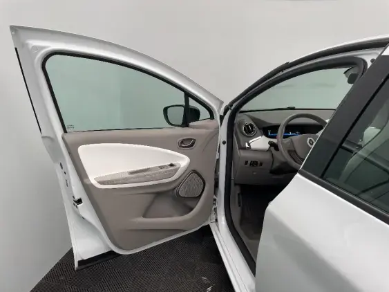 RENAULT ZOE - voiture d'occasion - Photo 19
