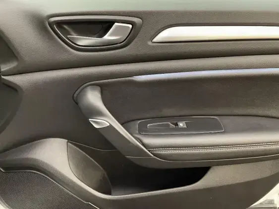 RENAULT MEGANE IV - voiture d'occasion - Photo 20