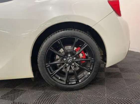 TOYOTA GT86 - voiture d'occasion - Photo 24