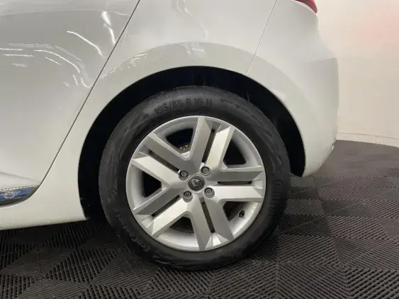 RENAULT CLIO V - voiture d'occasion - Photo 24