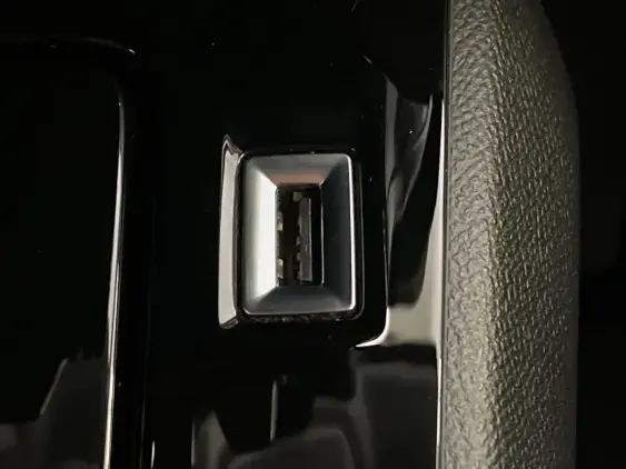 PEUGEOT 208 BUSINESS R II - voiture d'occasion - Photo 21