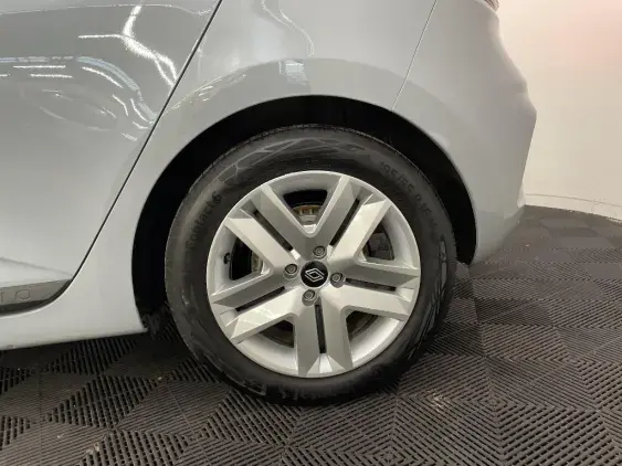 RENAULT CLIO V - voiture d'occasion - Photo 24