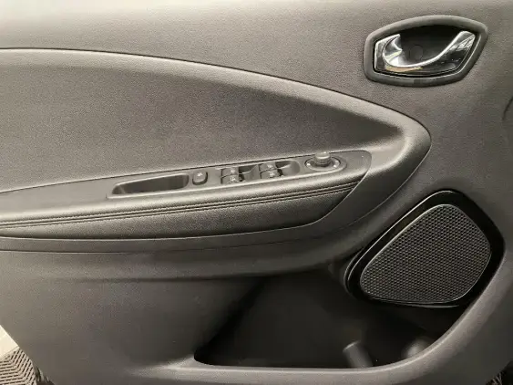 RENAULT ZOE - voiture d'occasion - Photo 19