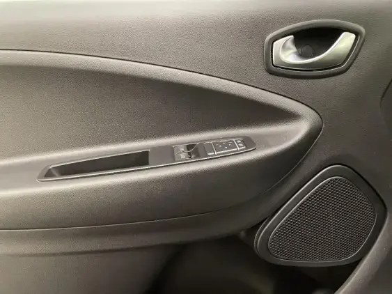 RENAULT ZOE - voiture d'occasion - Photo 19