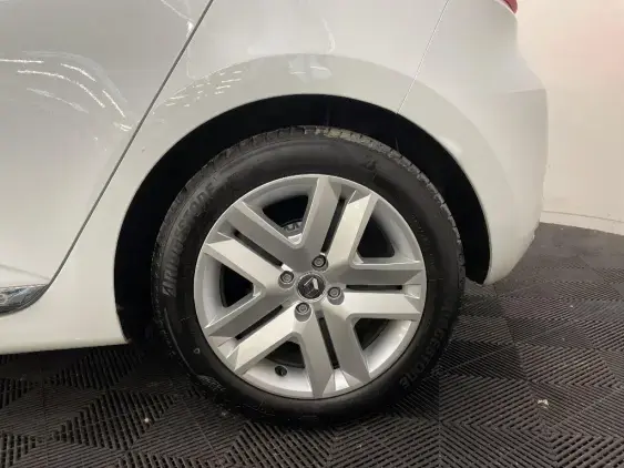 RENAULT CLIO V - voiture d'occasion - Photo 24