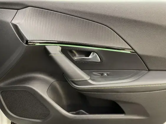 PEUGEOT 2008 II - voiture d'occasion - Photo 20