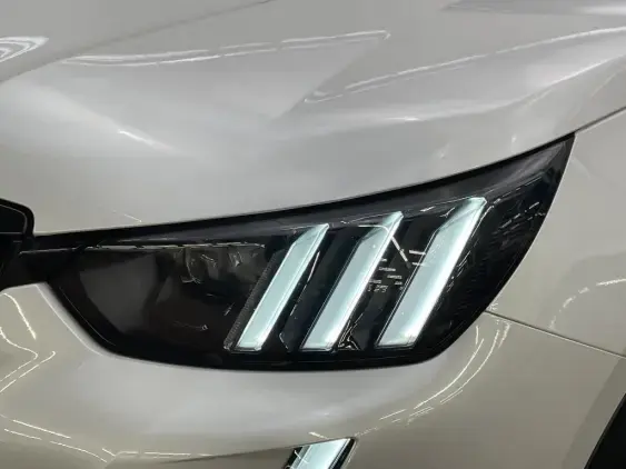 PEUGEOT 2008 II - voiture d'occasion - Photo 22