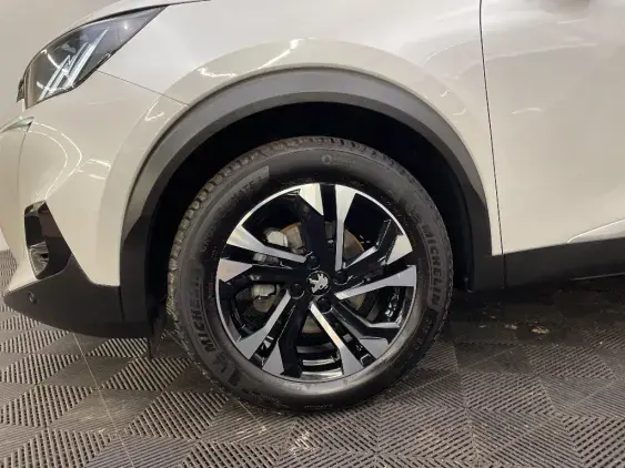 PEUGEOT 2008 II - voiture d'occasion - Photo 23