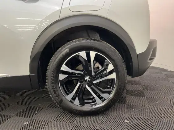 PEUGEOT 2008 II - voiture d'occasion - Photo 24