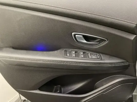 RENAULT SCENIC IV - voiture d'occasion - Photo 19