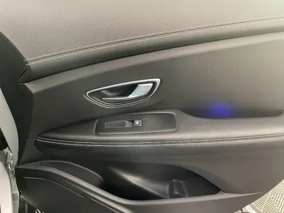 RENAULT SCENIC IV - voiture d'occasion - Photo 20