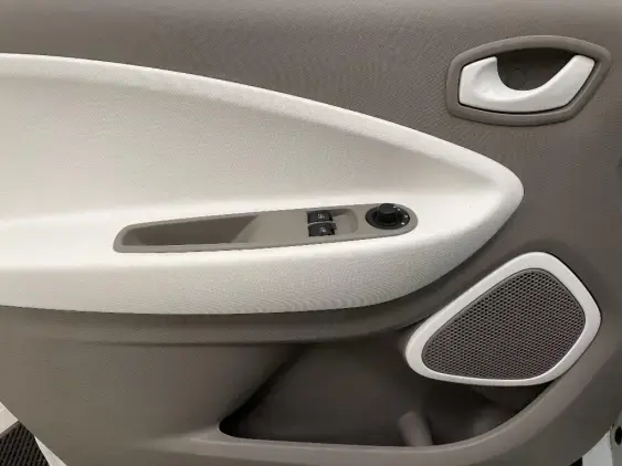 RENAULT ZOE - voiture d'occasion - Photo 19