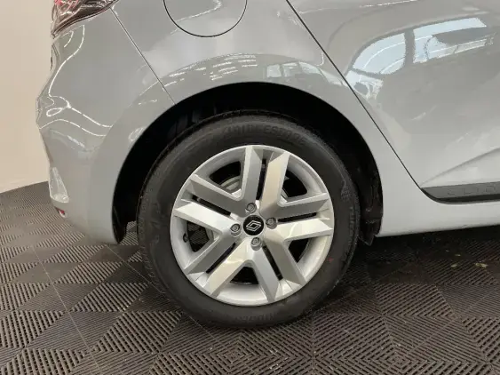 RENAULT CLIO V - voiture d'occasion - Photo 25