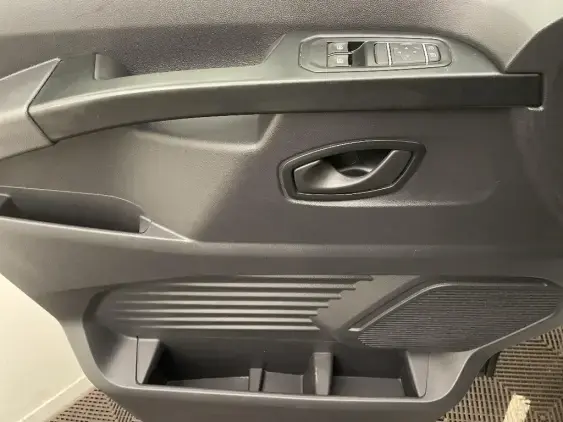 RENAULT TRAFIC FG III - voiture d'occasion - Photo 19