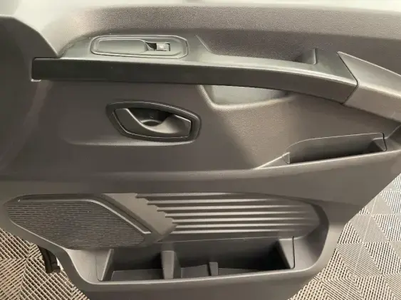 RENAULT TRAFIC FG III - voiture d'occasion - Photo 20