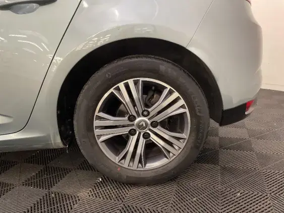 RENAULT MEGANE IV - voiture d'occasion - Photo 24