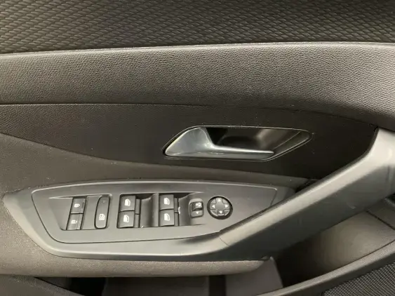 PEUGEOT 308 III - voiture d'occasion - Photo 17